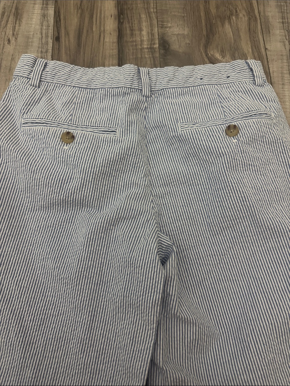 Vineyard Vines Seersucker Flat Front Shorts - Light Blue/White 16 school - Picture 8 of 8